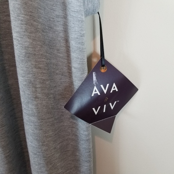 Ava & Viv Gray Top 3X - Picture 2 of 8